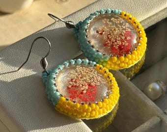 Red White Queen Anne's Lace Resin Earrings – Hand-stitched Beaded Botanical Dangles