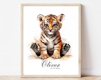 Peut inclure: Une illustration aquarelle d'un ourson tigre assis avec ses pattes en l'air. Le ourson est orange et noir sur un fond blanc. Le texte "Oliver 21.03.2024" est sous le ourson.