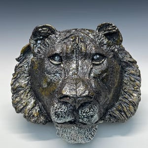 937 Lioness Portrait/Wall Hanging 4”x9”x9”