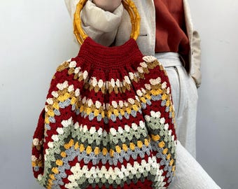 Crochet Striped Bag with Bamboo Handles: Retro Boho Tote