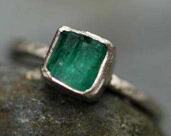 Rough Raw Uncut Emerald on 14k or 18k  White, Yellow, or Rose Gold Ring- Hammered Band- Made to Order Custom Ring