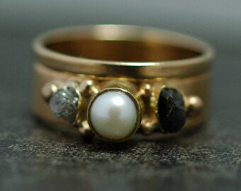 14k White or Yellow Gold Two Ring Bridal Set with Rough Diamonds and Pearl Handmade
