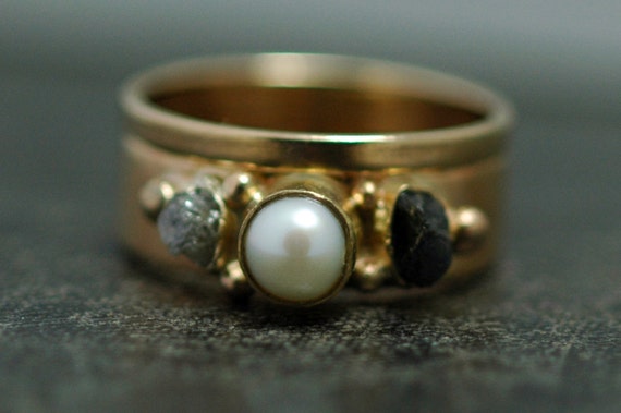 14k White or Yellow Gold Two Ring Bridal Set with Rough Diamonds and Pearl Handmade