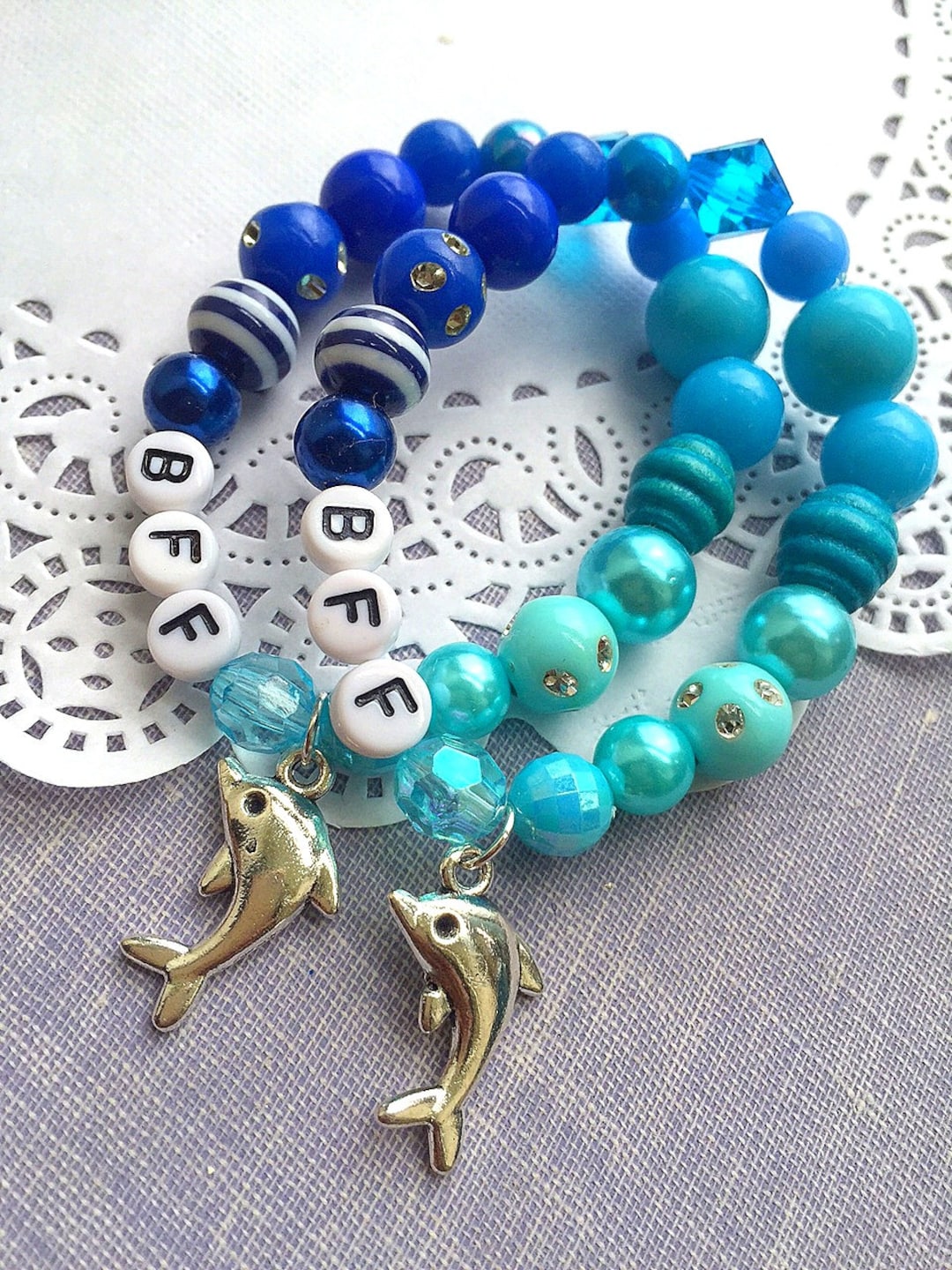 HOWAF Beste Freundin Karte + 2 Schmetterlings-Armbänder – Zinklegierung, Freundschaftsarmband Mit Karte – BFF Geschenk Für Geburtstag, Weihnachten & Valentinstag