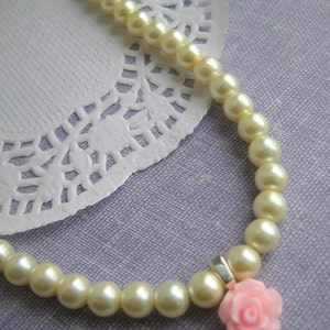 Glass pearl rose necklace. image 2