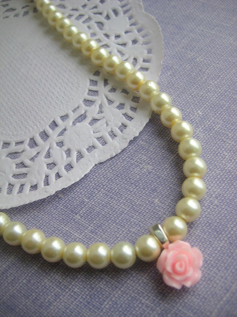 Glass pearl rose necklace. image 2