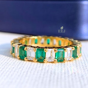 Eternity-band met smaragd en diamant | 14k geelgouden micropave diamant en smaragd eeuwigheidstrouwring | Smaragdgroene trouwring