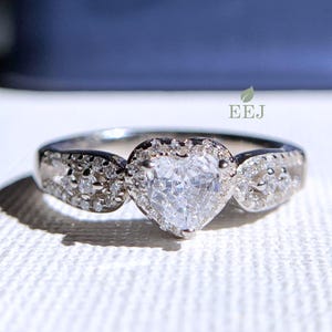 Anel de noivado com diamantes simulados em formato de coração | Anel solitário de diamantes em prata 925 | Anel de aniversário clássico | Presente de amor para ela