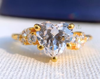 Anello di fidanzamento con moissanite taglio cuore in oro 14 carati / anello di promessa solitario