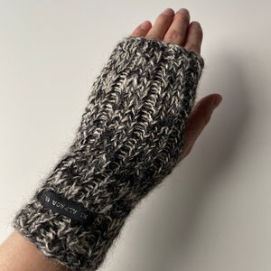 100% Alpaca Wool, Natural Soft Warm Hand Knit Ribbed Knit Alpaca Fingerless Gloves, Black & White