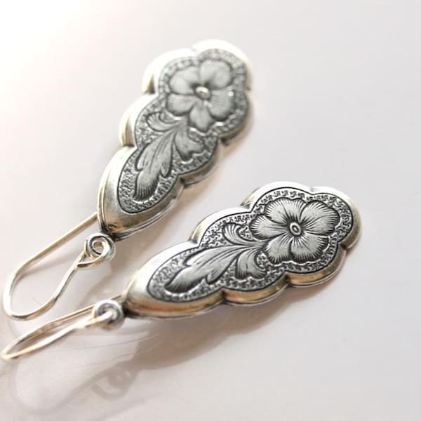 Silberohrringe, Romantische Ohrringe, feminine Ohrringe, Jugendstil, geblümte Blumenohrhänger, Sterling Silber Brisuren
