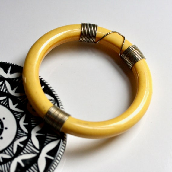 Vintage bright banana yellow bangle bracelet, sil… - image 8