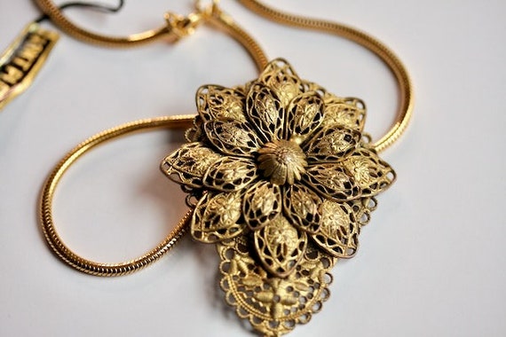 Antique brass gold filigree antique Victorian dre… - image 9