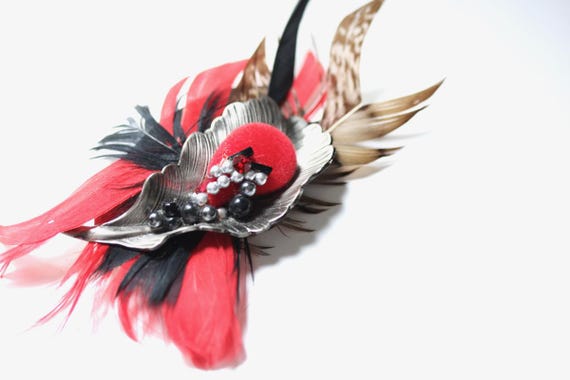 Vintage 90s Red Feather Brooch Great Scarlet and Black Pin  display picture 1