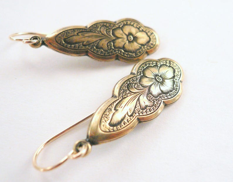 vintage style gold victorian earrings with flowers