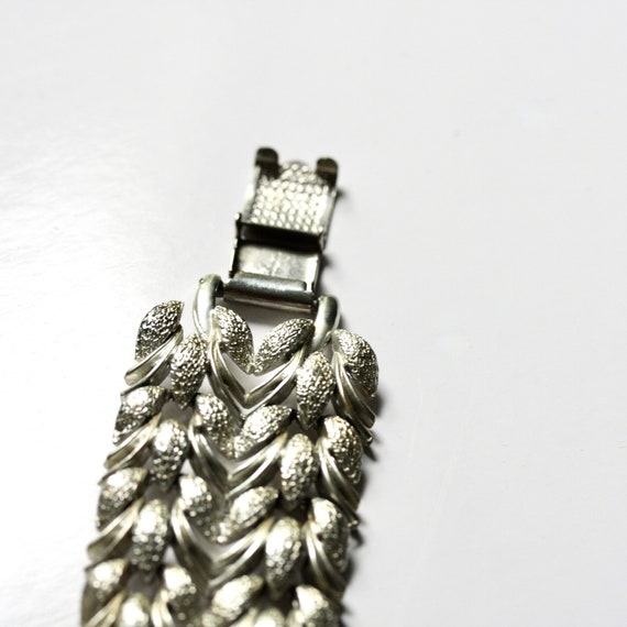 Hollywood regency wide silver link bracelet, vint… - image 6