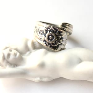 Vintage silver spoon ring Big pretty silver ring Classic 70s Boho ring Hostess gift idea for chef Kitchen theme jewelry Silverwear jewelry