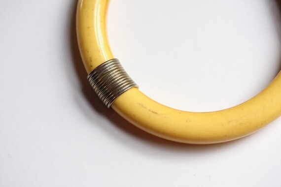 Vintage bright banana yellow bangle bracelet, sil… - image 5