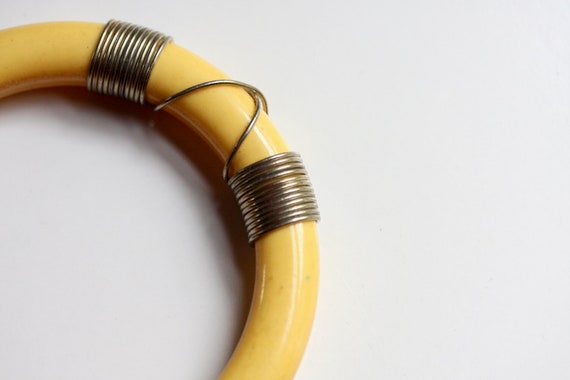 Vintage bright banana yellow bangle bracelet, sil… - image 4