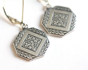 Vintage style engraved silver Victorian earrings, geometric silver earring antique etching, pretty but masculine unisex earring idea for guy