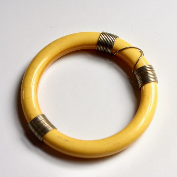 Vintage bright banana yellow bangle bracelet, sil… - image 3
