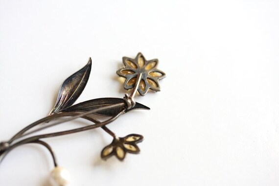 Yellow daisy rhinestone sterling brooch, vintage … - image 6