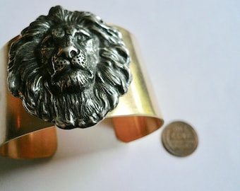 Lion womens bracelet, bracelet with meaning, Zodiac Leo 1970s style big gold silver mixed metal fabulous wrist cuff, retro cat lover gift