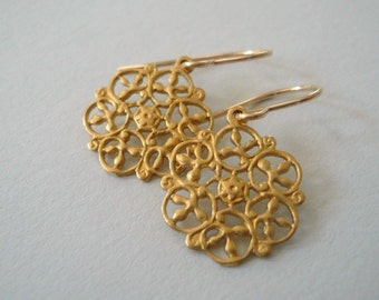 Gold earrings, Dainty gold drops, Lightweight filigree small gold dangles, affordable Victorian style drops, Round earrings, 14KGF wires