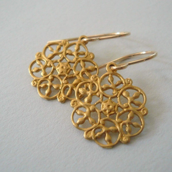 Gold earrings, Dainty gold drops, Lightweight filigree small gold dangles, affordable Victorian style drops, Round earrings, 14KGF wires