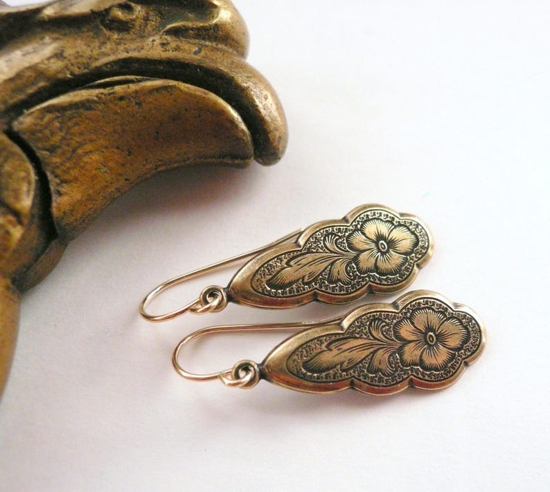vintage style gold victorian earrings with flowers
