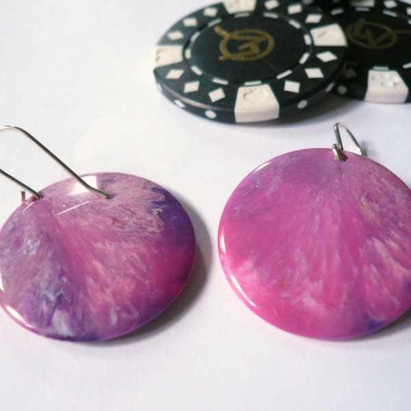 1980s party theme big hot pink statement earrings, vintage marbled Italian lucite magenta disc dangles, unique fun fabulous friend gift idea