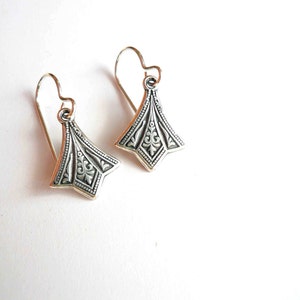 Vintage Victorian style dainty silver earrings, elegant fleur de lis lightweight dangles on sterling silver ear wires