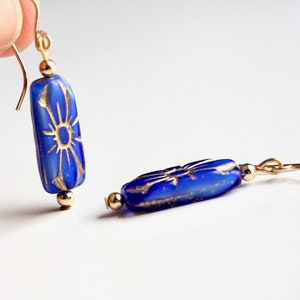 20er Jahre Starburst Ohrringe Lange Art Deco Ohrhänger Gold geometrische Stern Helle blaue Glas Rechtecke 14KGF hypoallergenes Vintage Geschenk