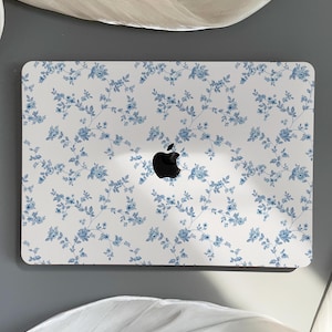 Blue Small Flowers Cases for Macbook Air 13 Macbook Pro 14, Unique laptop cover Macbook Pro 13 Protective Cover for Air 15 A2338 A2337