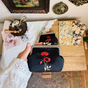 Handmade Embroidered Wallet | Vintage Purse | Small Coin Purse, Hand Embroidered | Kiss Lock Coin Pouch | Embroideredpurse I Cottagecore
