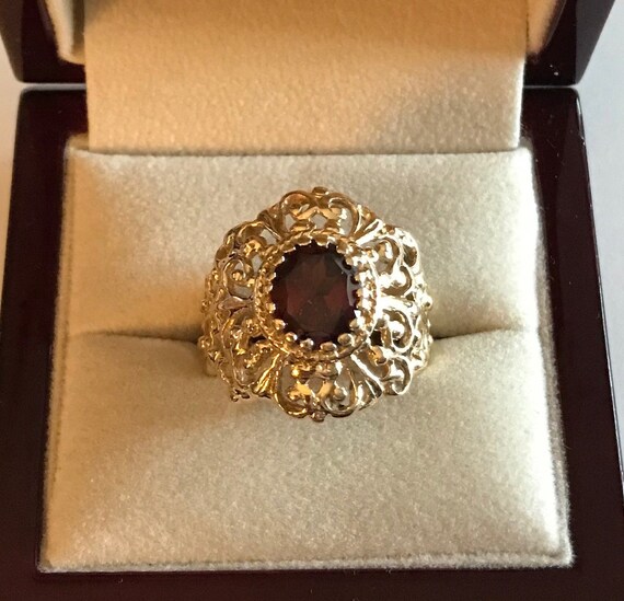 14k Yellow Gold Garnet Ring Size 9