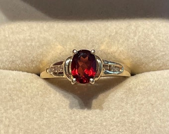 14k Garnet and Diamond Ring Size 7