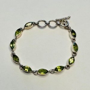 Pulsera de eslabones de peridoto en plata de ley (18-20 cm, longitud ajustable)