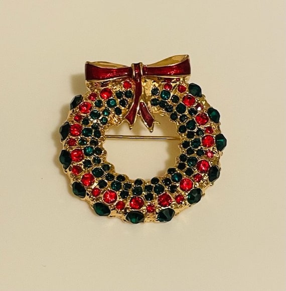 Vintage Rhinestone Christmas Wreath Pin or Brooch… - image 1