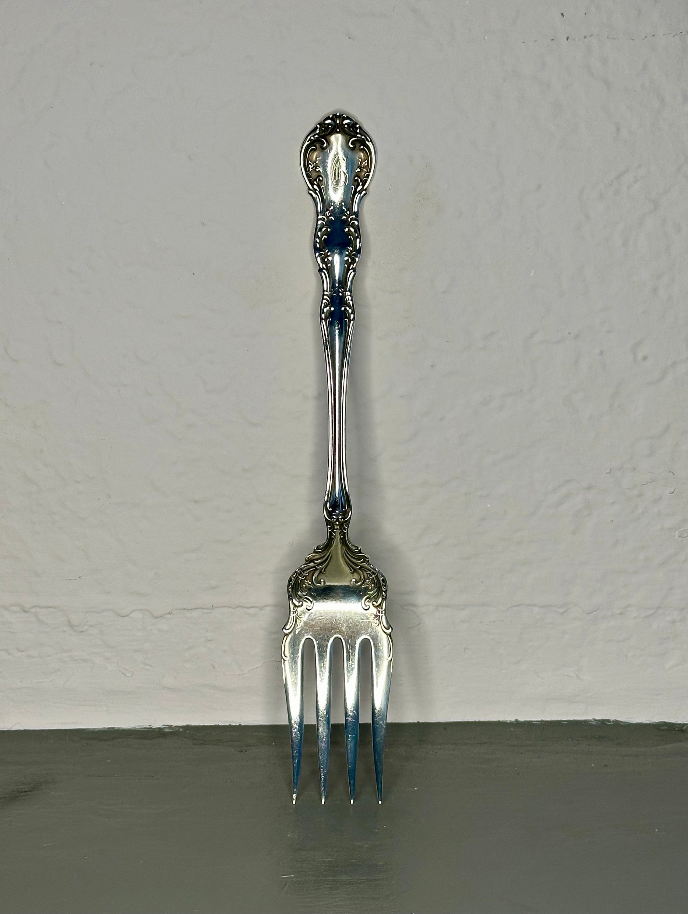 Antique Sterling Silver Serving Fork Monogrammed “G” - Etsy 日本 Antique Sterling Silver Serving Fork Monogrammed “G” - Etsy 日本