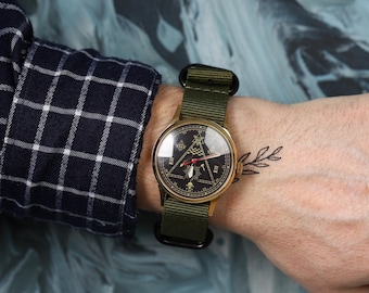 Reloj masónico vintage: un símbolo atemporal de historia y estilo / Relojes con correa de nailon