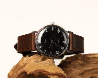 Reloj vintage negro LUCH / Raro reloj de pulsera vintage unisex / Mecanismo a prueba de golpes / Idea de regalo única
