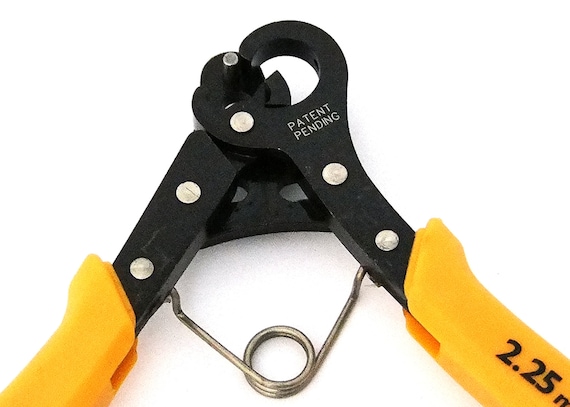 The Beadsmith 1-Step Looper Pliers, 2.25mm, 24-18g Craft Wire