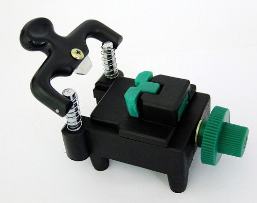 Deluxe snap back watch case opener hotsell