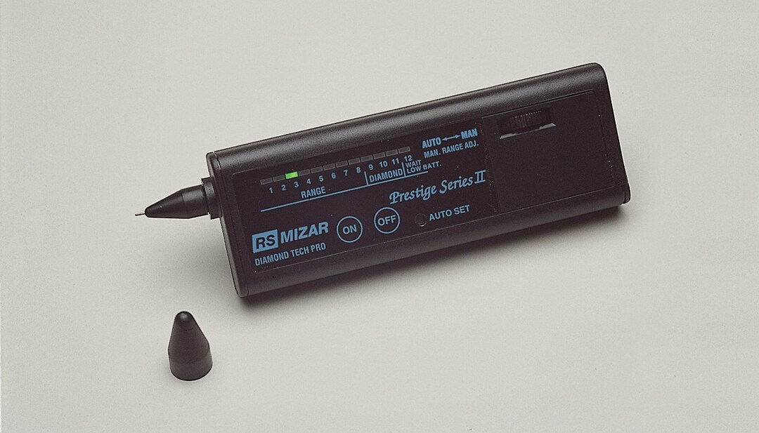 Ari synthetic-diamond tester by Presidium