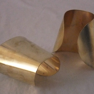 Brazaletes de latón en blanco, extra anchos y cónicos, 3", paquete de 2
