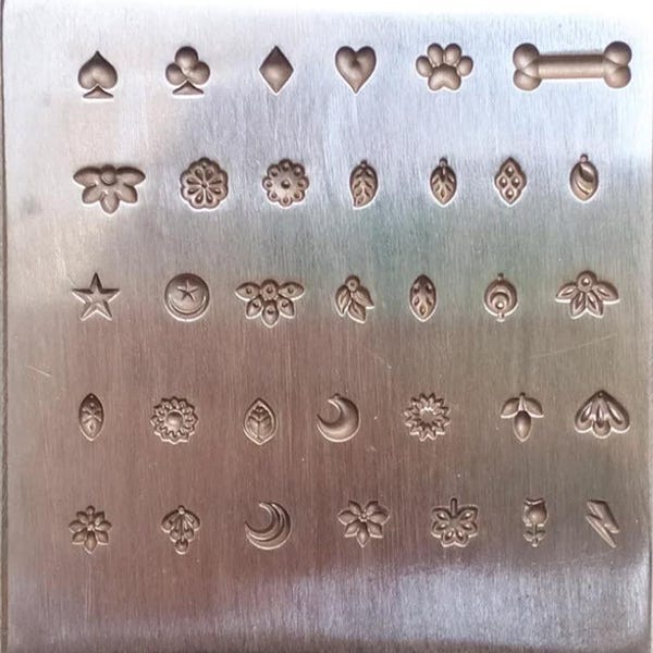 34 Troquel de impresión de placa de disparo de diseño múltiple / / herramientas de platería / Troquel de dije - Hueso de perro