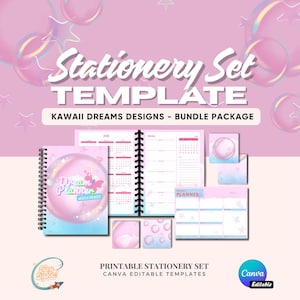 Pode incluir: Um conjunto de papelaria com um tema rosa e azul. O conjunto inclui um planejador com espiral, um planejador semanal e blocos de notas. O texto "Stationery Set Template" e "Kawaii Dreams Designs - Bundle Package" são visíveis.