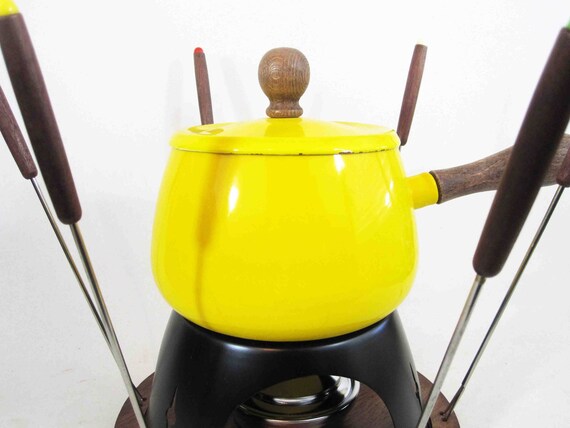 Le Creuset vintage fondue set. It's Perfect. Le Creuset vintage fondue set. It's Perfect.