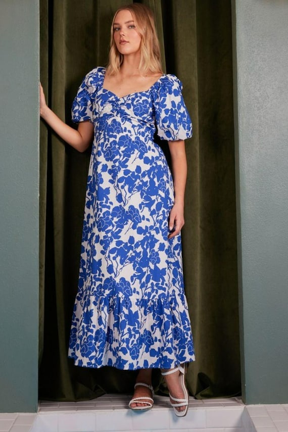 Dress, Maxi, Floral Sweetheart Neck Puff Sleeve - Romantic and Trendy Design with Ruffled Details - Perfect for Special Occasions